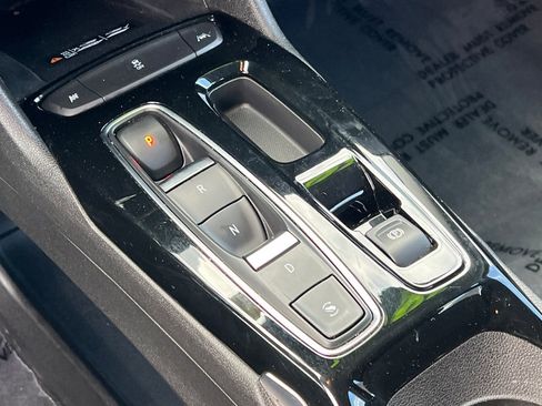 Used 2022 Chevrolet Bolt EUV LT w/ Comfort Package image 21