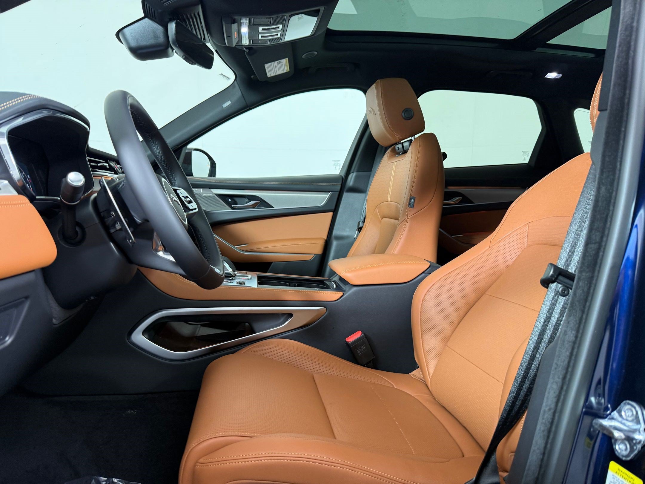 New 2026 Jaguar F-PACE R-Dynamic S AWD/4WD image 4