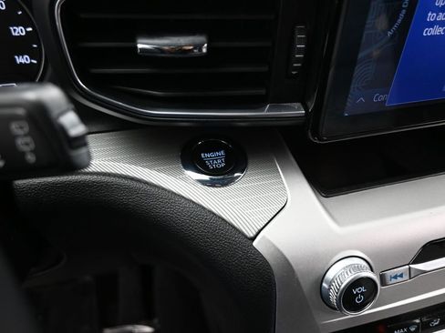 Certified 2022 Ford Explorer XLT w/ Equipment Group 202A image 17