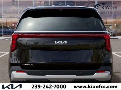 New 2026 Kia Carnival EX FWD image 13