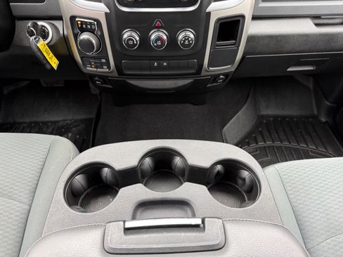 Used 2020 RAM 1500 Classic SLT AWD/4WD image 24