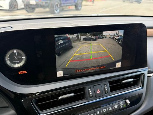 Used 2024 Lexus ES 300h w/ Premium Package image 11