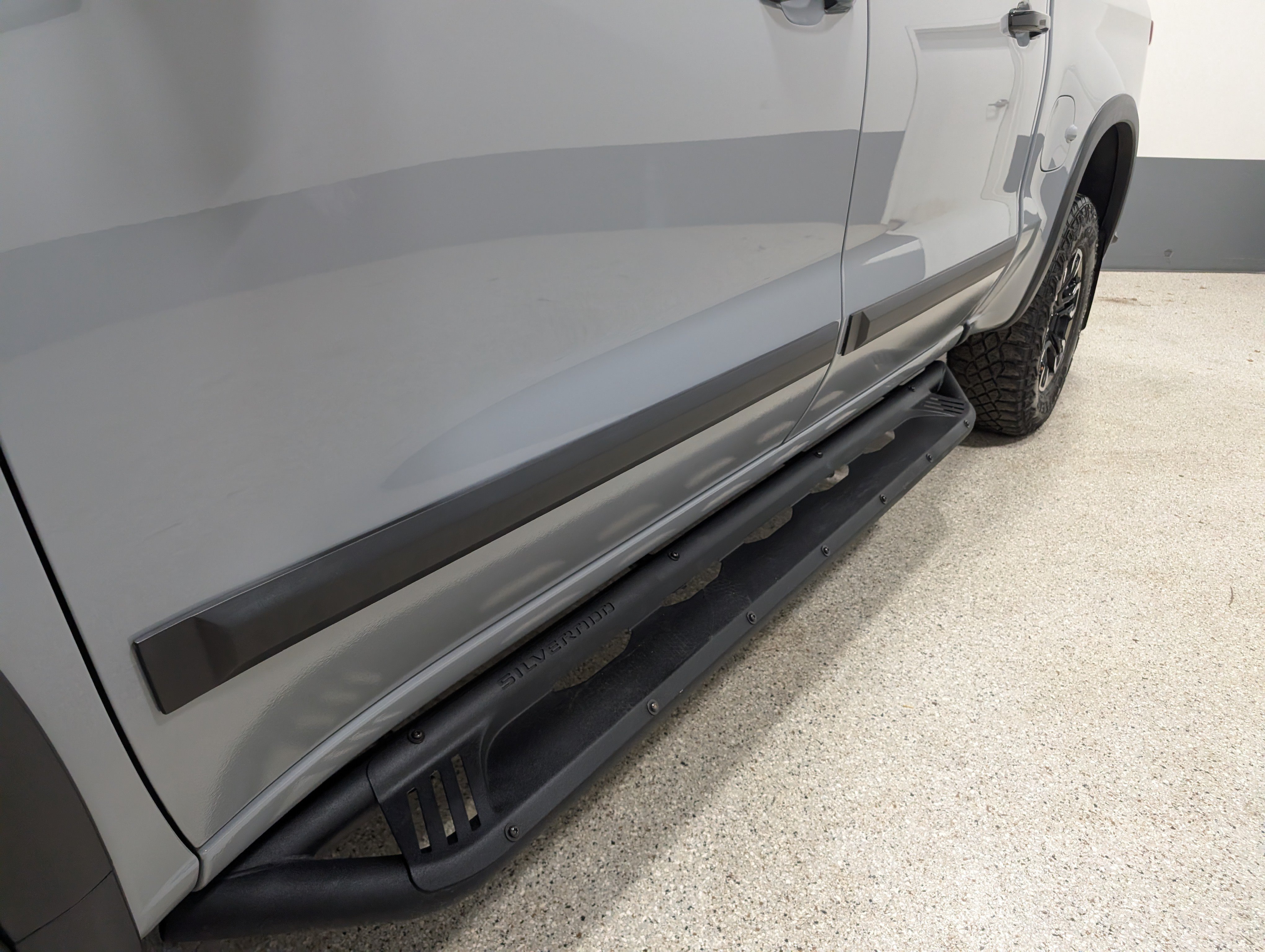 Used 2024 Chevrolet Silverado 1500 ZR2 w/ Technology Package AWD/4WD image 9