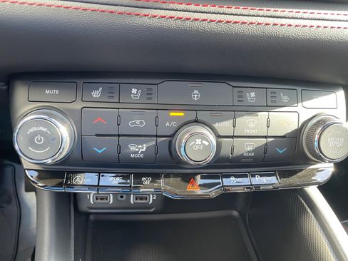 Used 2024 Dodge Durango GT RWD image 26