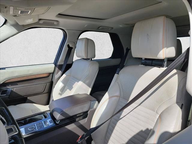 Used 2018 Land Rover Discovery HSE Luxury AWD/4WD image 13