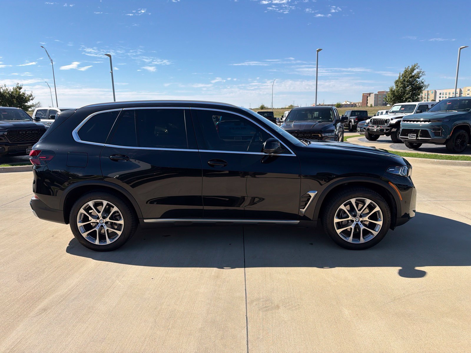 Used 2025 BMW X5 sDrive40i w/ Premium Package RWD image 6
