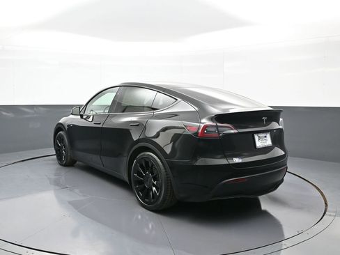 Used 2023 Tesla Model Y Long Range image 8