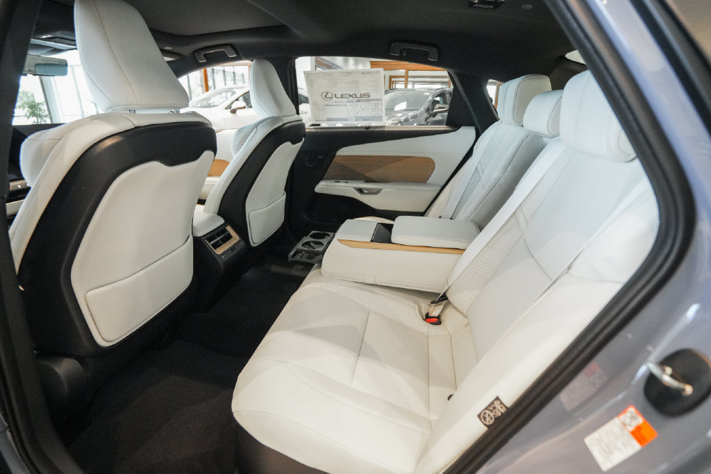 New 2026 Lexus ES 350e w/ Accessory Package (Z1) FWD image 13
