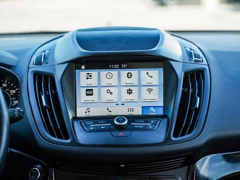 Used 2019 Ford Escape SE image 15