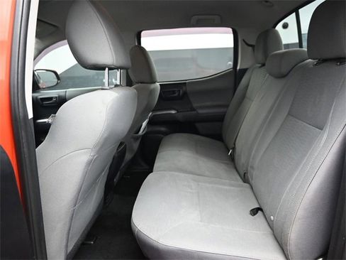 Used 2018 Toyota Tacoma SR5 image 10