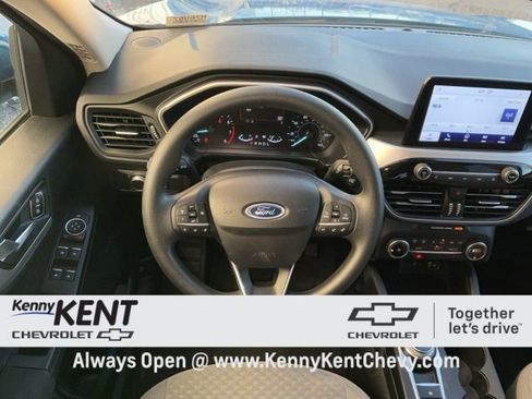 Used 2020 Ford Escape SE image 18