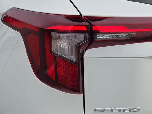 New 2026 Kia Seltos LX image 12