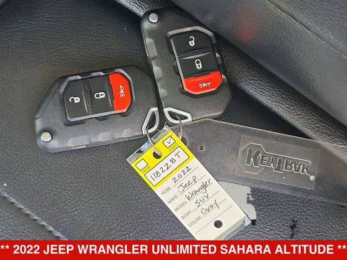 Used 2022 Jeep Wrangler Unlimited Sahara AWD/4WD image 34