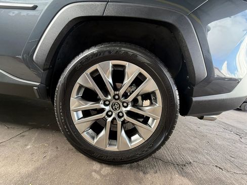 Used 2019 Toyota RAV4 Limited w/ Advanced Technology Package AWD/4WD image 26