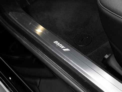 Used 2023 BMW i7 xDrive60 image 58