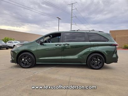 Used 2025 Toyota Sienna XLE Woodland Edition