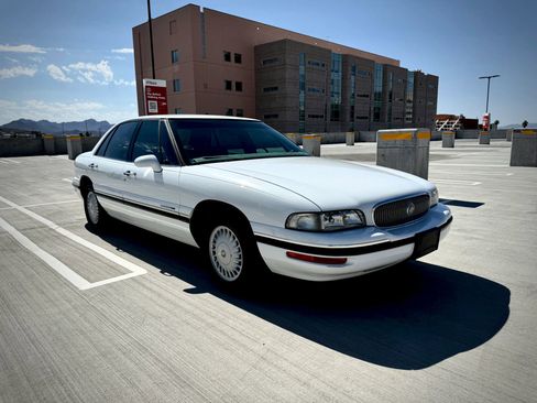 Used 1999 Buick Le Sabre Custom w/ Headliner Lighting Pkg FWD image 3