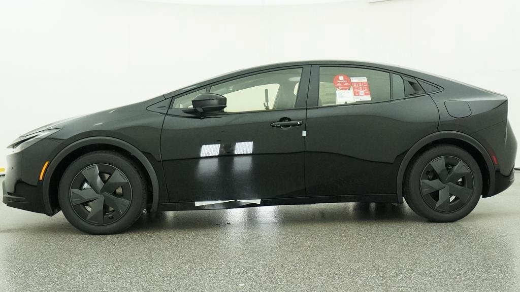 New 2027 Toyota Prius Plug-In Hybrid FWD image 2