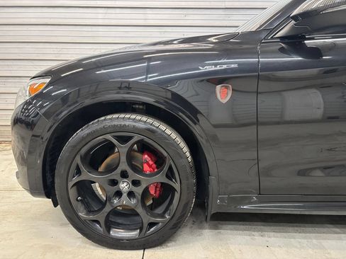 Used 2022 Alfa Romeo Stelvio Veloce AWD/4WD image 4