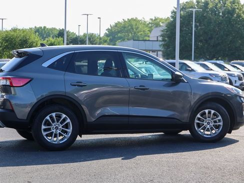 Certified 2022 Ford Escape SE w/ Cold Weather Package FWD image 11