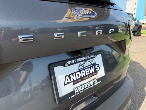 Used 2022 Ford Escape Titanium w/ Titanium Elite Package AWD/4WD image 14
