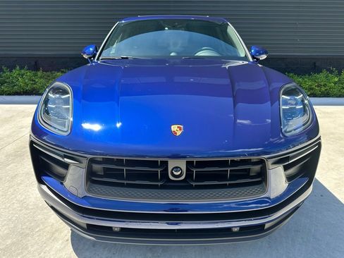 Used 2025 Porsche Macan AWD/4WD image 7