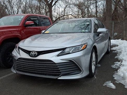 Certified 2022 Toyota Camry LE w/ Convenience Package image 5