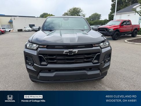 Used 2023 Chevrolet Colorado LT w/ LT Convenience Package II AWD/4WD image 2