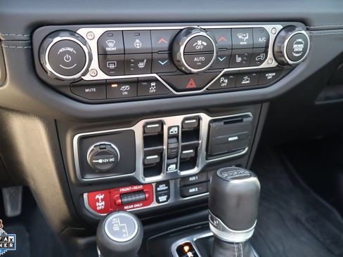 Used 2025 Jeep Wrangler Unlimited Rubicon 392 AWD/4WD image 19