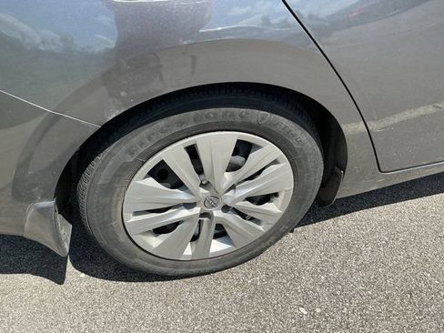 Used 2024 Nissan Sentra S FWD image 16