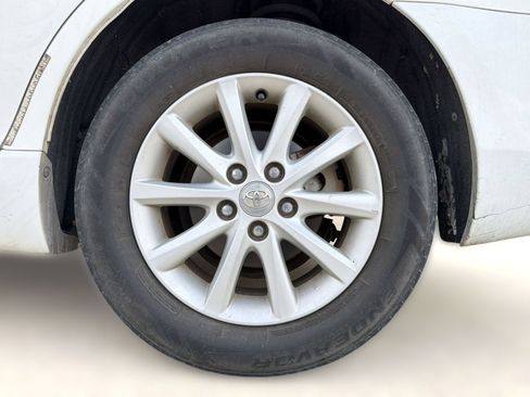 Used 2011 Toyota Camry XLE w/ XLE Extra-Value Pkg #2 image 26