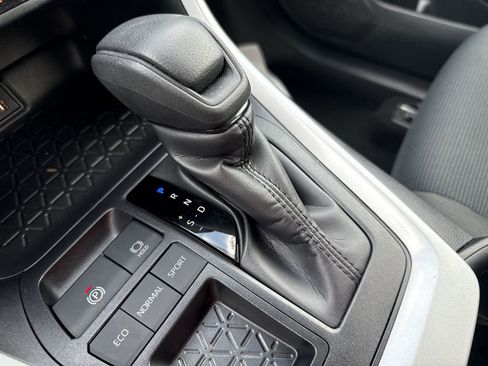 Certified 2025 Toyota RAV4 LE FWD image 21