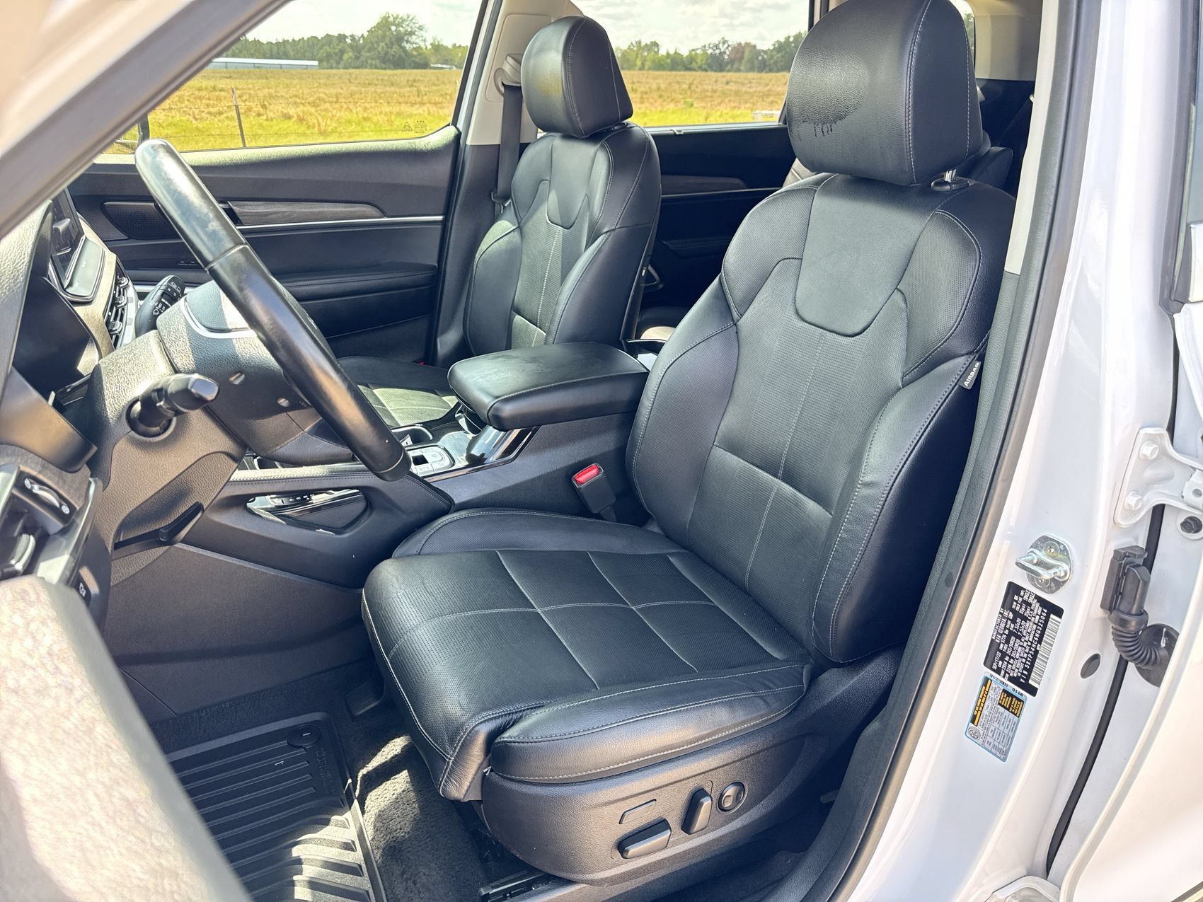 Used 2022 Kia Telluride SX w/ Towing Package FWD image 11
