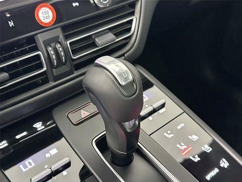 Used 2026 Porsche Macan Turbo AWD/4WD image 34