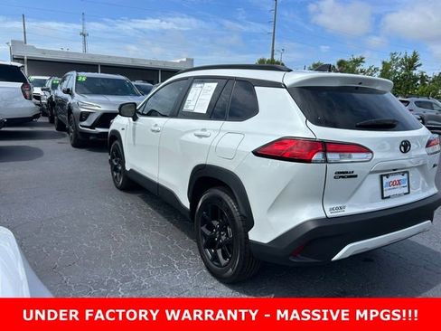Used 2025 Toyota Corolla Cross LE FWD image 4