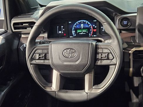 Certified 2025 Toyota Tacoma SR5 w/ SR5 Upgrade Package AWD/4WD image 26