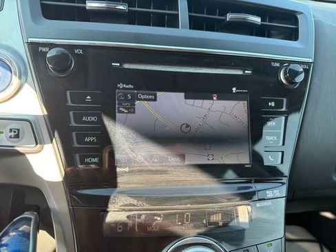 Used 2016 Toyota Prius V Three FWD image 19