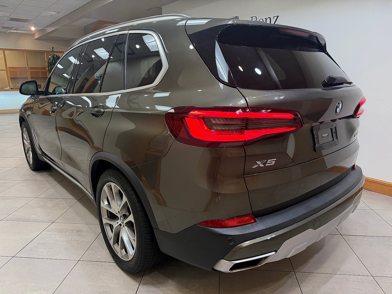 Used 2020 BMW X5 xDrive50i AWD/4WD image 6
