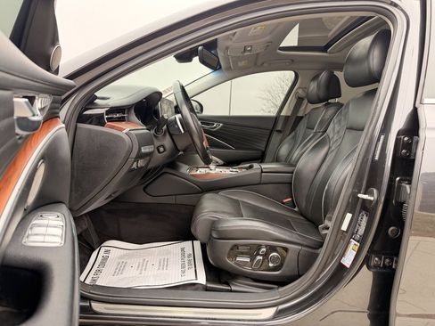 Used 2020 Kia K900 Luxury image 27