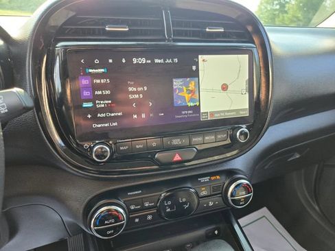 Used 2023 Kia Soul FWD image 22