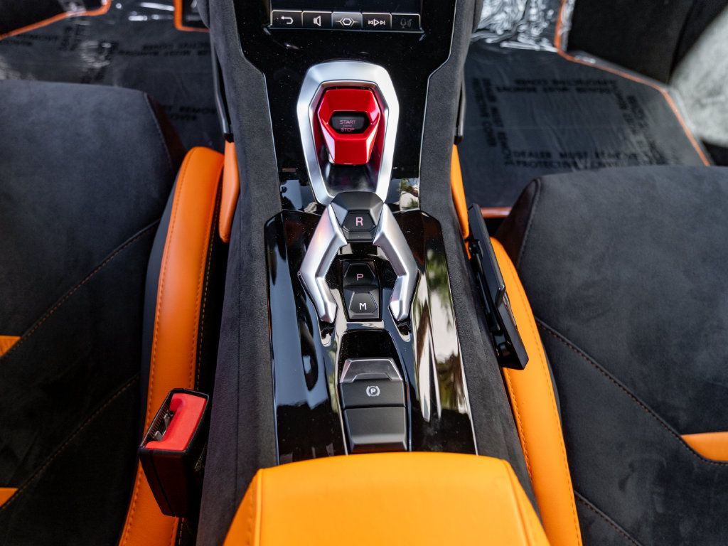 Used 2023 Lamborghini Huracan Tecnica RWD image 16