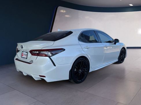 Used 2021 Toyota Camry XSE image 5