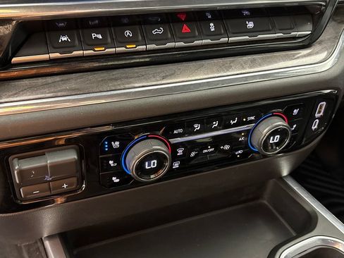 Used 2023 Chevrolet Silverado 1500 LTZ AWD/4WD image 49