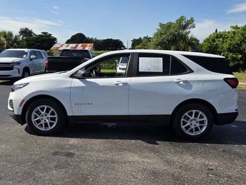 Certified 2022 Chevrolet Equinox LS w/ LS Convenience Package FWD image 2