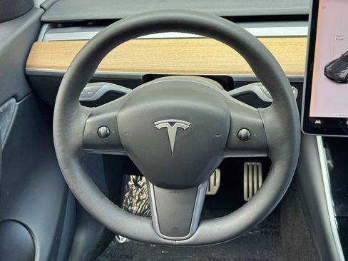 Used 2020 Tesla Model Y Long Range AWD/4WD image 18