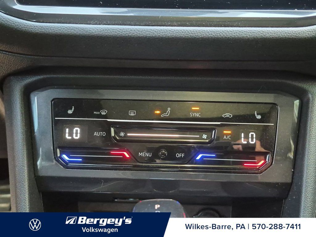 Certified 2024 Volkswagen Tiguan SE R-Line AWD/4WD image 21