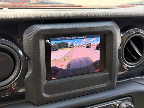 Used 2022 Jeep Gladiator Sport AWD/4WD image 20