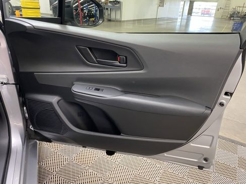Used 2025 Toyota Prius LE image 19