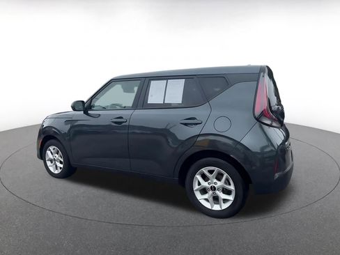 Used 2025 Kia Soul LX w/ LX Technology Package FWD image 10