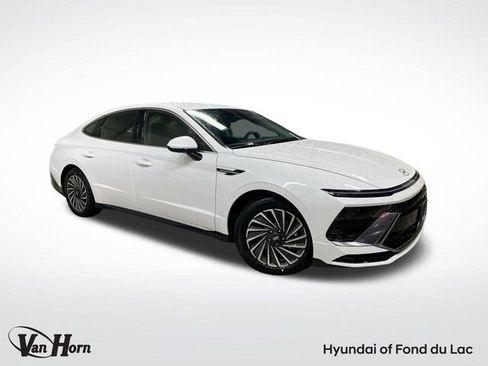 New 2025 Hyundai Sonata SEL image 1